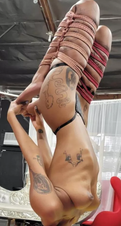 Anyone want to hang-out with me hehe 👹