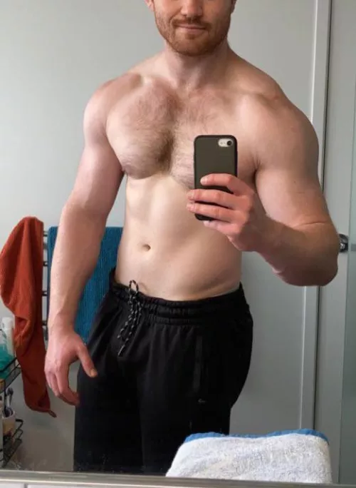 Come lick my muscles 😈😏