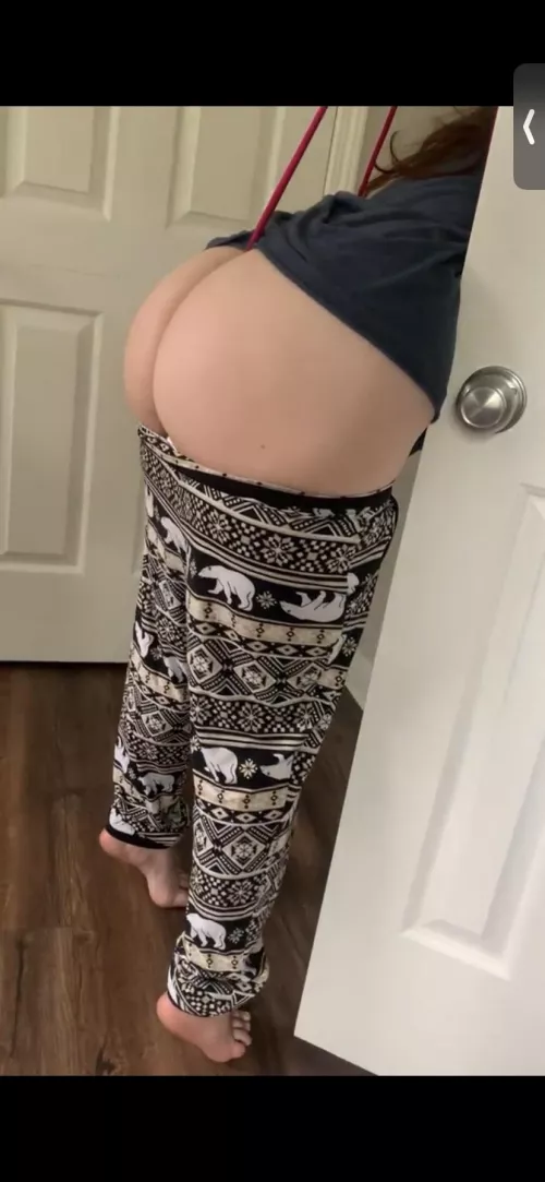 Dangling wedgie with a thong - a brutal way to get my butt flossed 😭