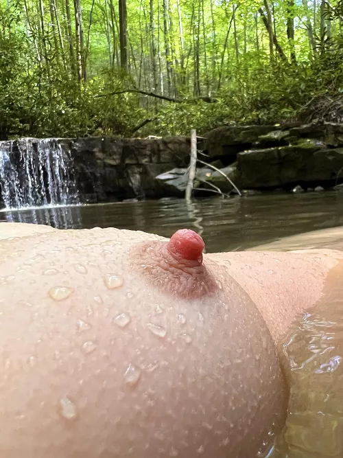 Do you prefer salt water, [f]resh water, or pool water? #TeamFreshWater 💦