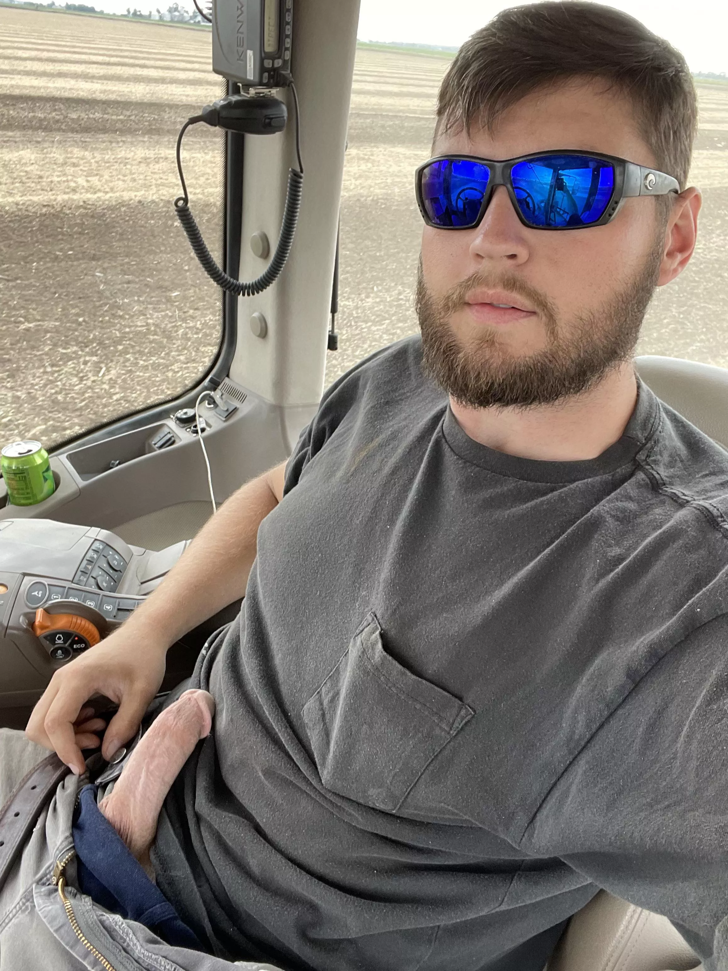 Guess where my favorite place to fuck is 😏🚜