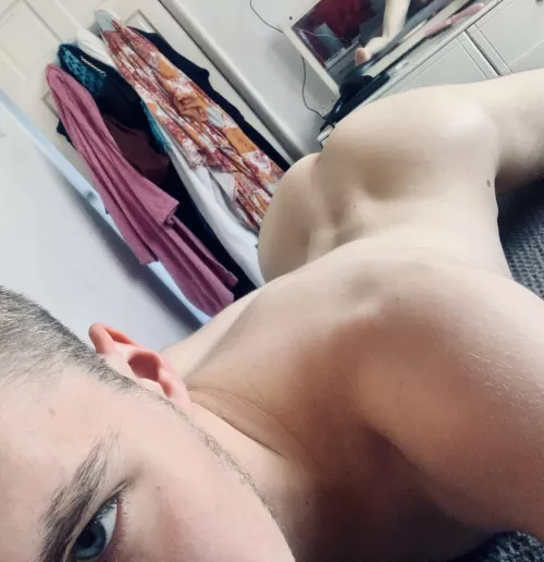 Keep eye contact baby 😍