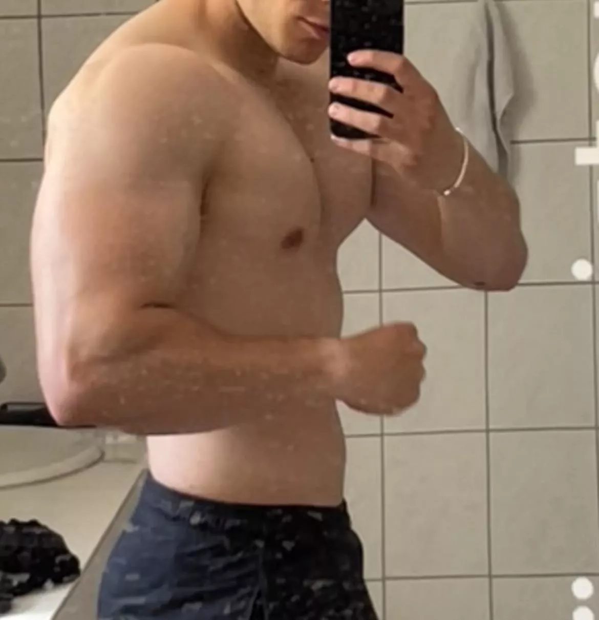[m] 23 hi