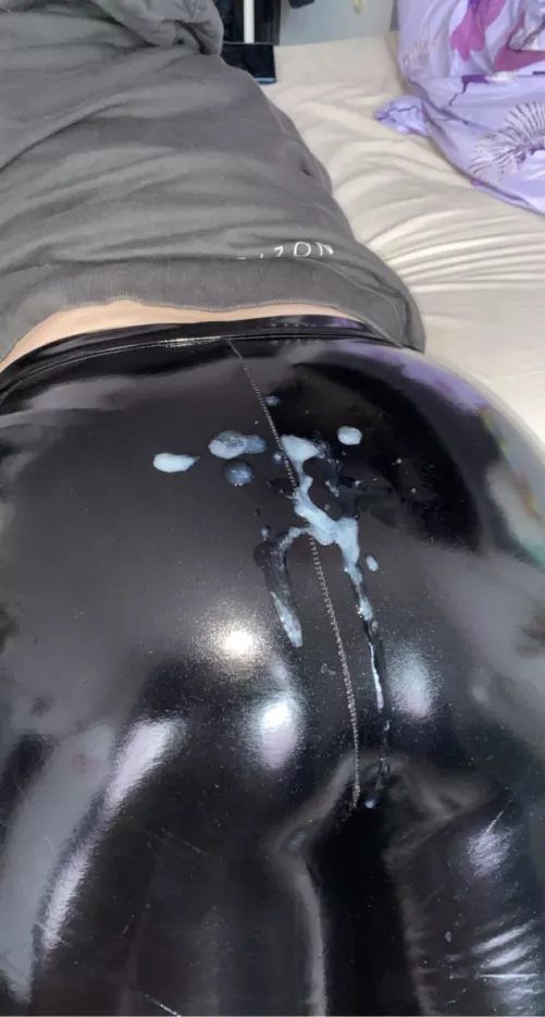 She begged daddy to cum on her shiny leggings