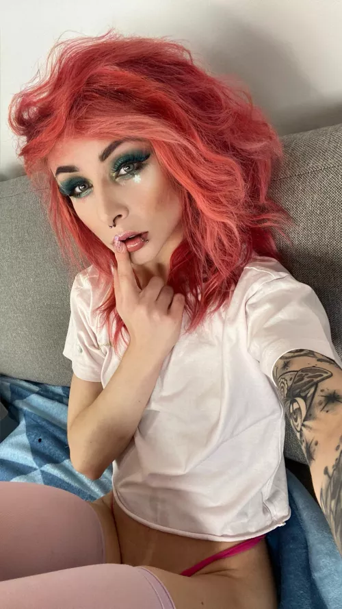 Stream in 10 min :3 https://m.chaturbate.com/cloudie_x3/