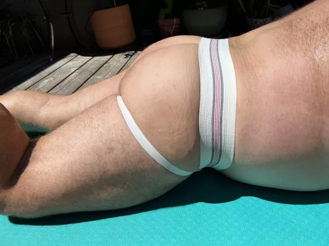 Working on getting that cake more tan 😜🌞