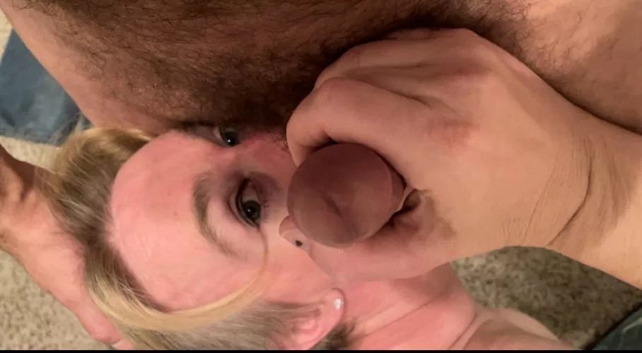 I look more cute on my knees, wouldn’t you agree?