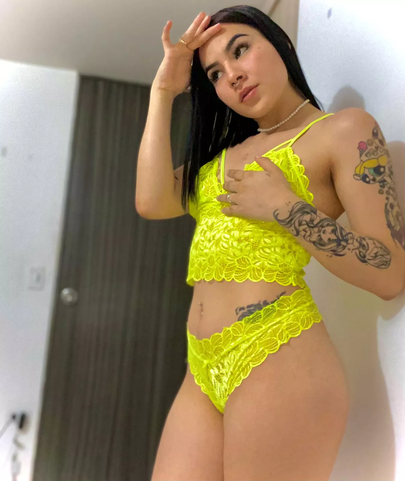Looking for an experienced man to glaze my tummy