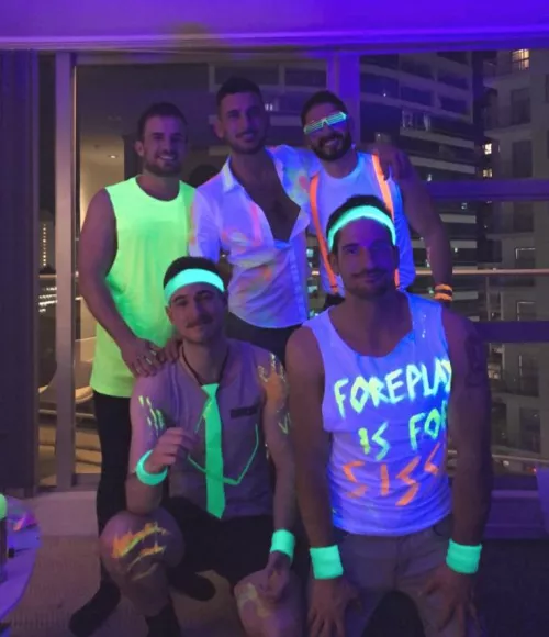 neon themed party on Saturday, I'm bottom left with the tie 😋