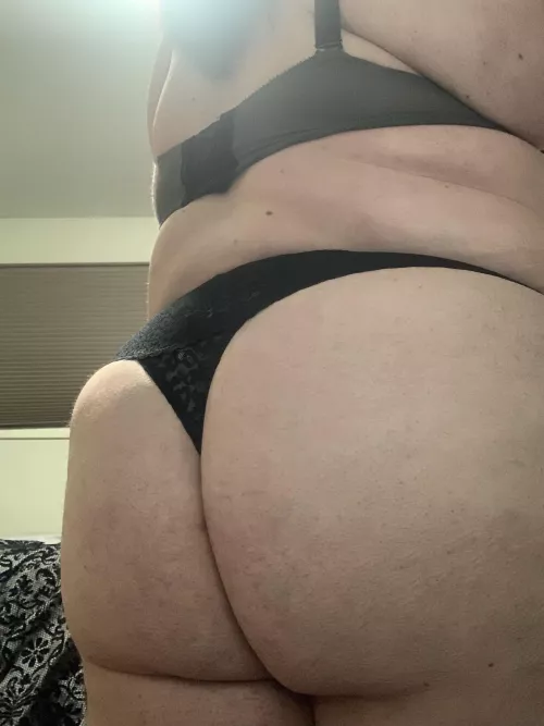 [selling] BBW black lace thong😍24 hour wear (or longer upon request) free shipping in the US🍑other panty styles available just ask 😘