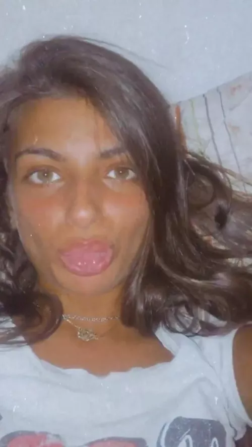 Someone can cum on her?