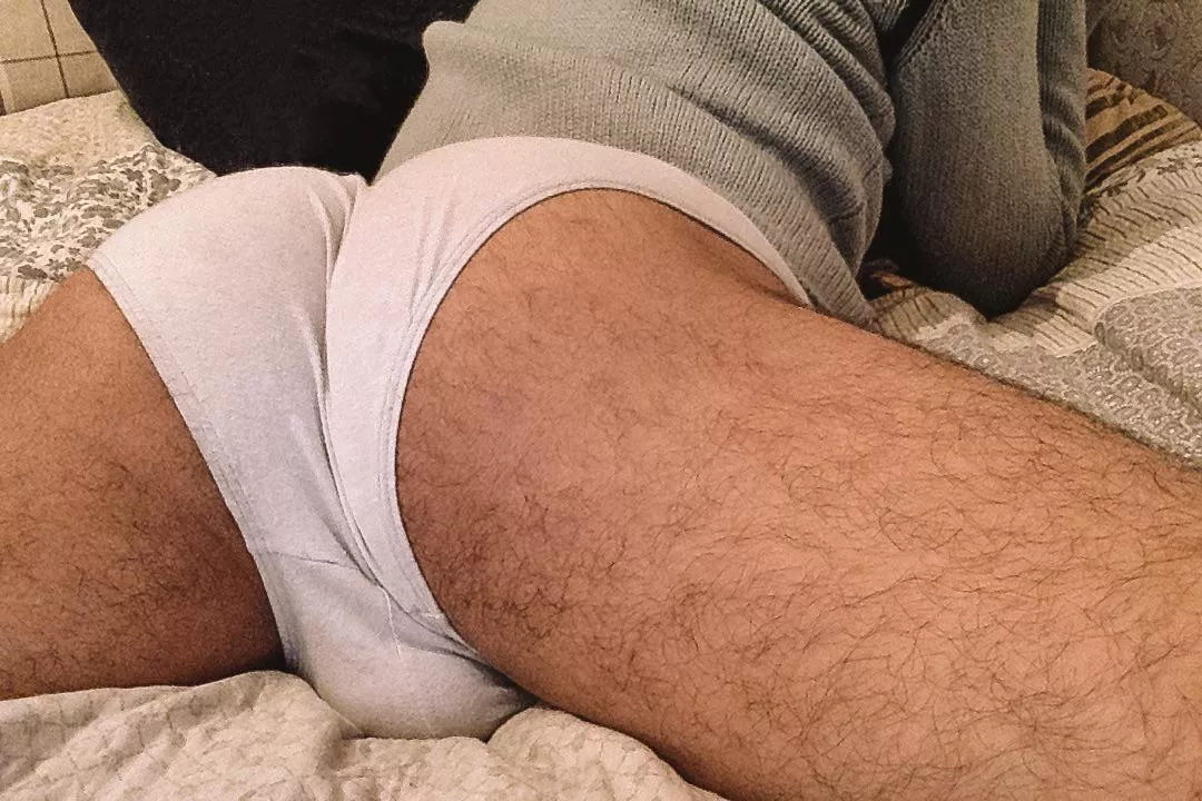 23 🇰🇷 do you like hairy asses?