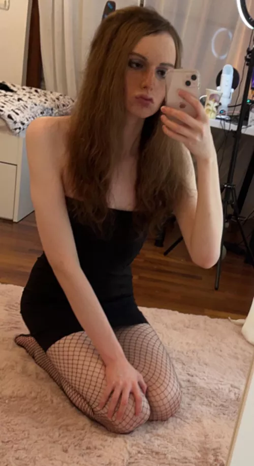 Fishnets Tuesday i guess 🥳🥳