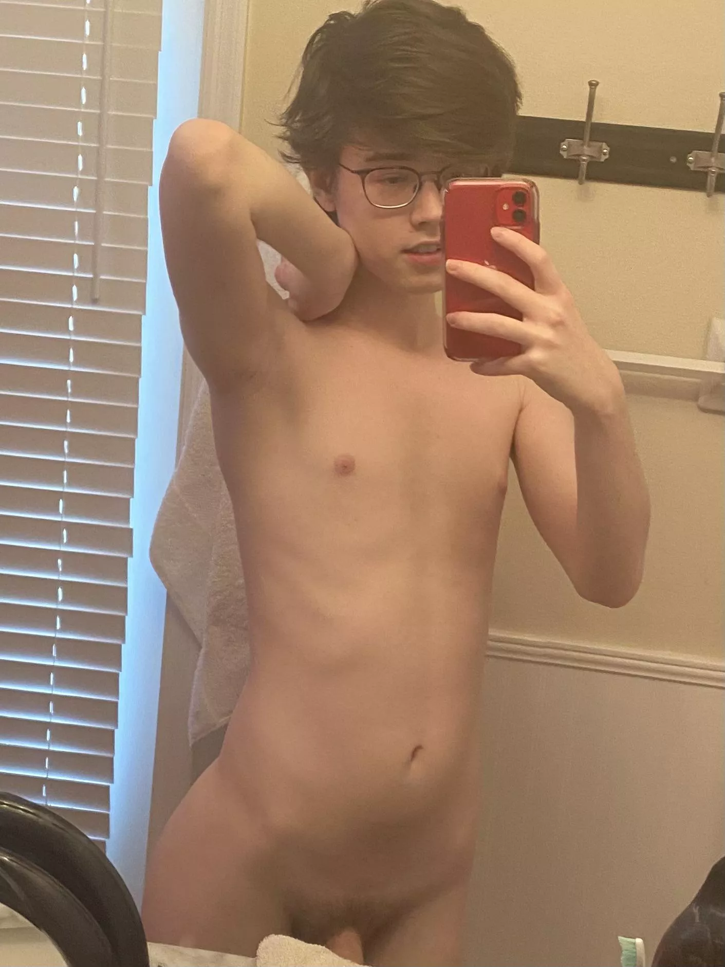 ill post more if you guys make me feel pretty. ❤️