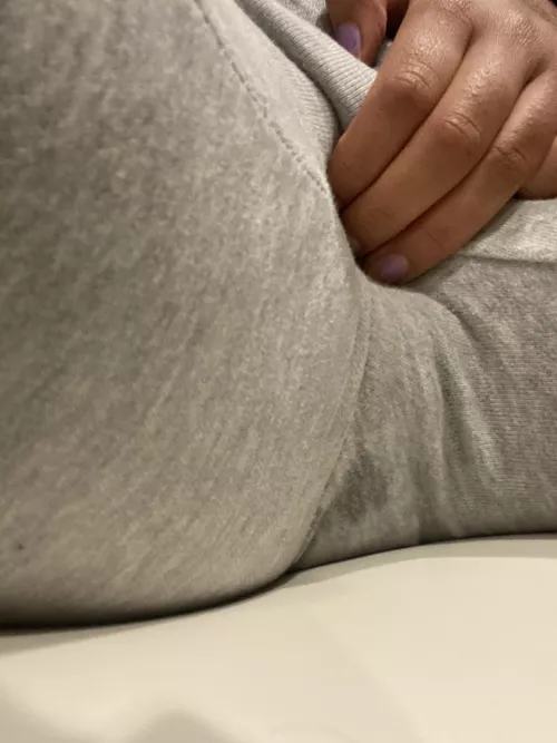 I’m so turned on posting my pussy I’ve dripped completely through