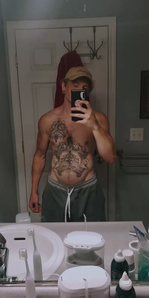 Just popping in with a slight face reveal 😜