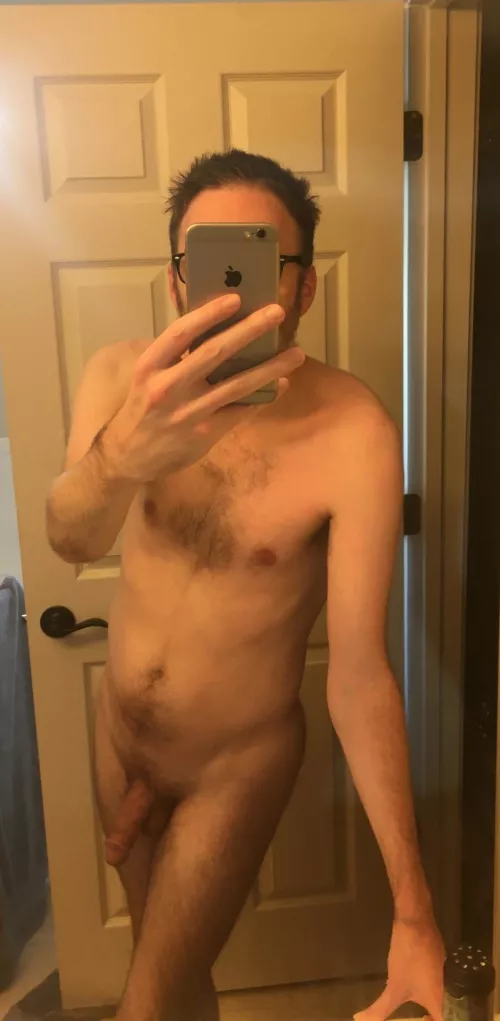 M 30s, 6', 140 lbs; just out of the shower, standing around like a doofus