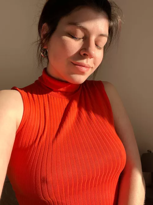 No clever phrase, just a selfie of me and my boobs enjoying the sun 🥰