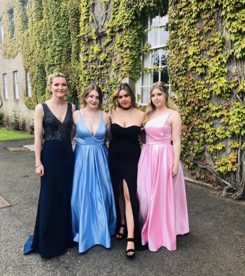 Pick your favourite girl, and you’ll get a treat for picking the right one ;)