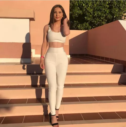 Qui pour se branler hard sur linette vien dm