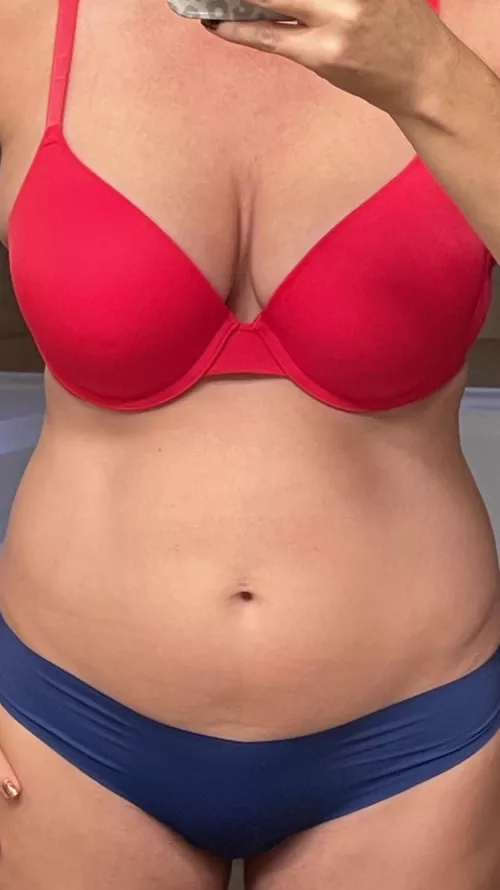 VAULT 9/19/21 VS berry red w/ royal blue thong