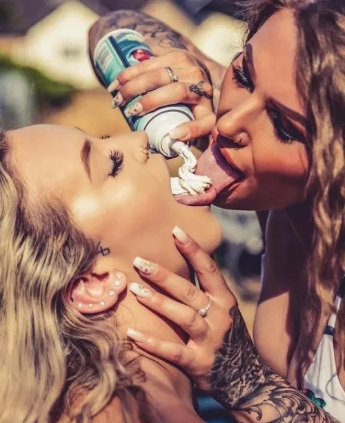 What I would give to replace that cream with my own!:)