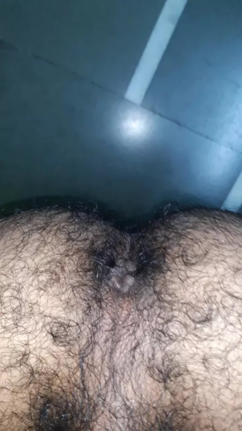 21 bottom who like to fuck my hairy ass