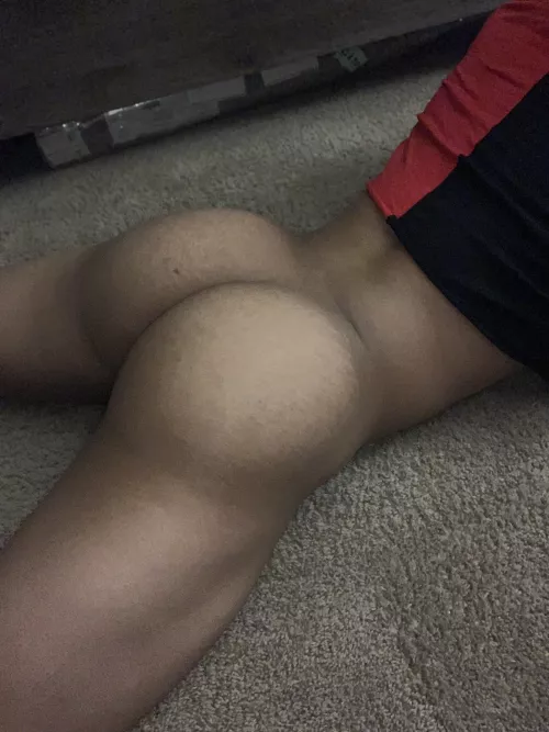 24 who's going to give me the dick that I beg so much?