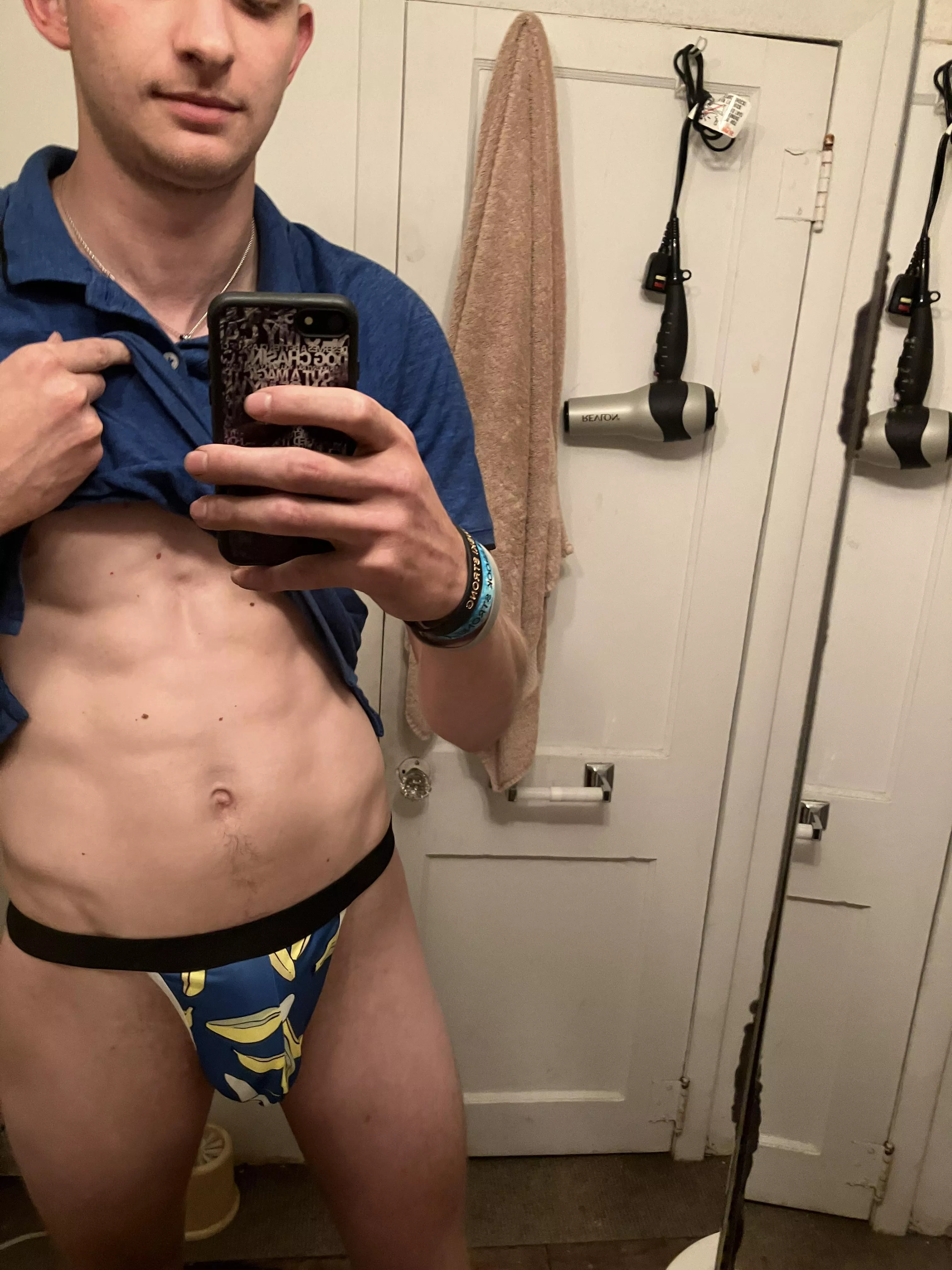 Hey 🙊🍌🍌