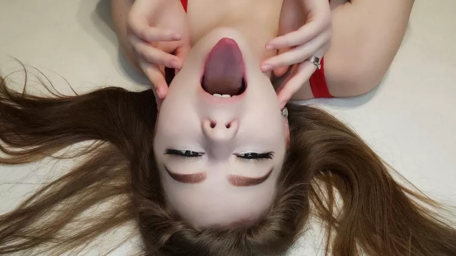 Honey, I'm lying in my favorite position. 😍I want to feel your touch.💥 your cock.🍌 do you like my position?🔥My OF link below