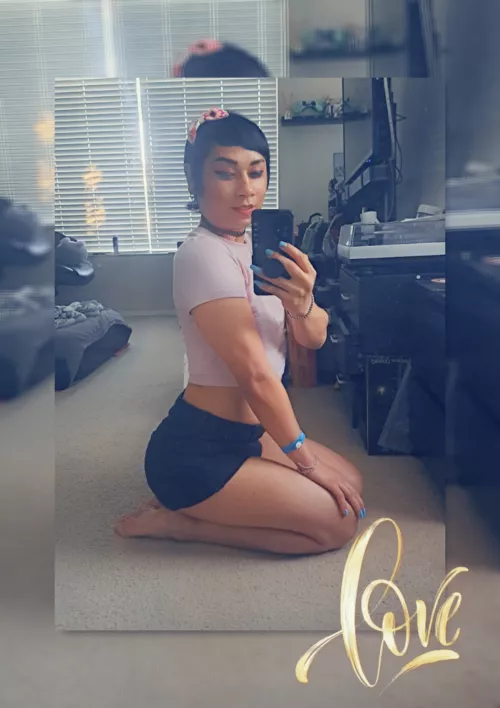 I can't help but wonder if your staring, or figuring me out 😜