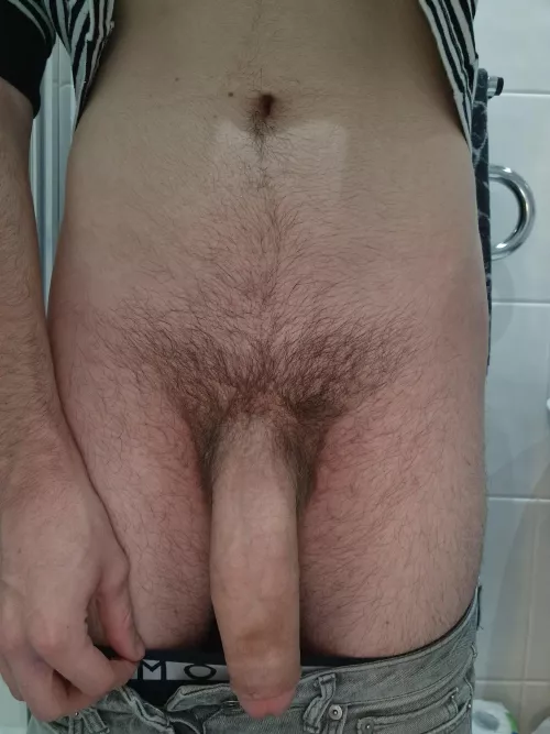 Imagine having to pee next to me at the urinals 💪🏻