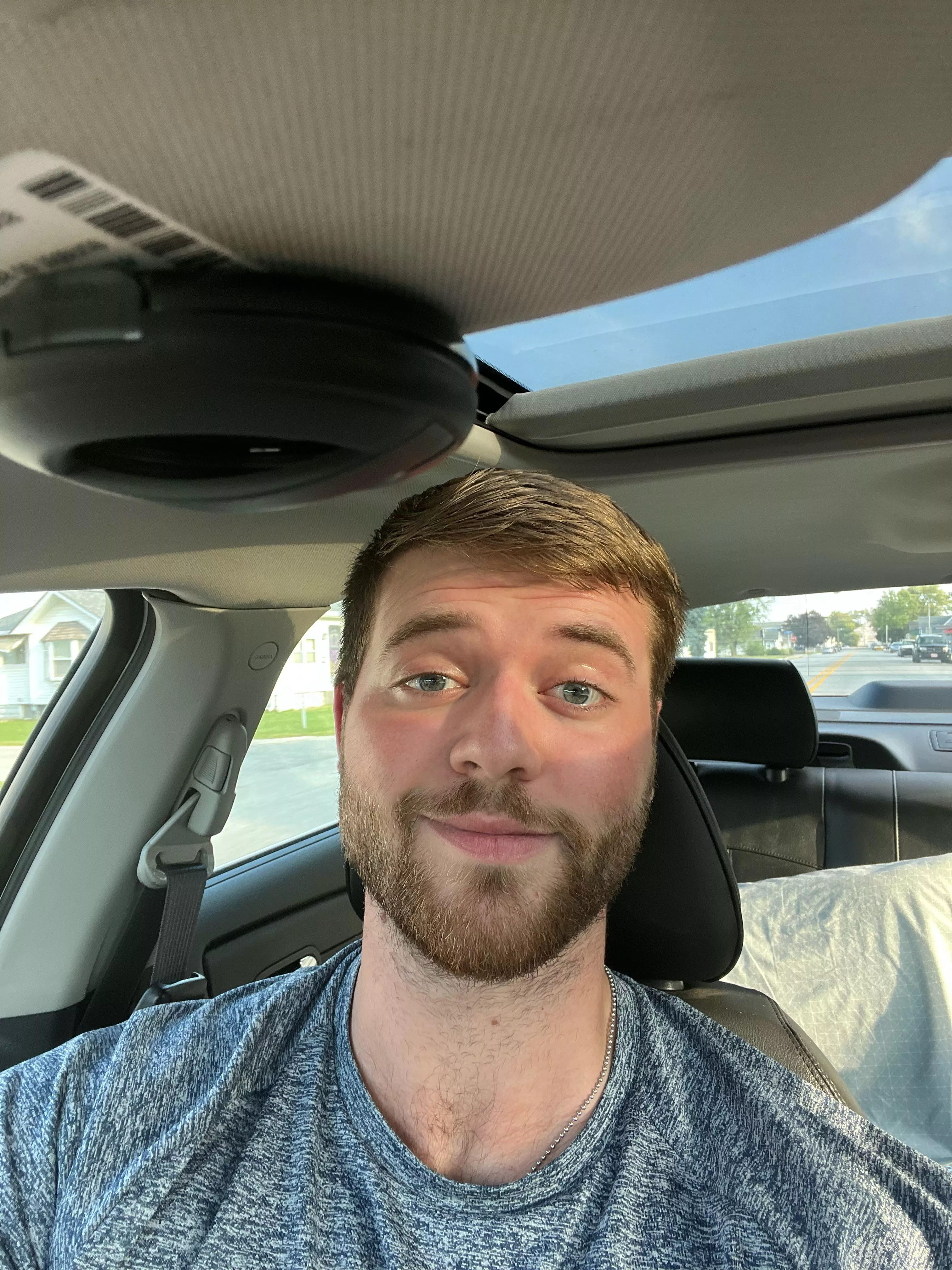 It’s my birthday tonight! Going to the bar for the first time. If you want to buy me a drink or anything you can look at my profile :) It’s my birthday tonight! Going to the bar for the first time. If you want to buy me a drink or anything you can look at my profile :)