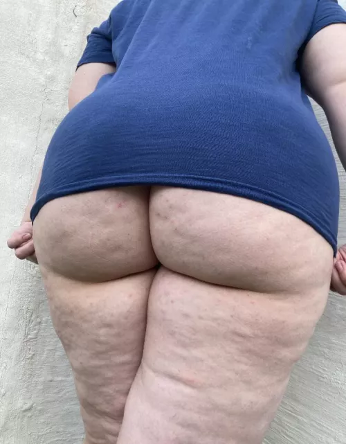 No panties and my Tshirt is to small. What should i do? 🫦 (f)