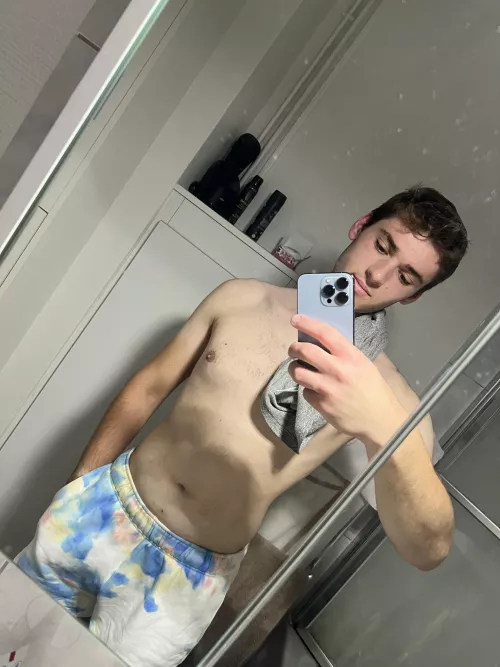 Usual bathroom selfie