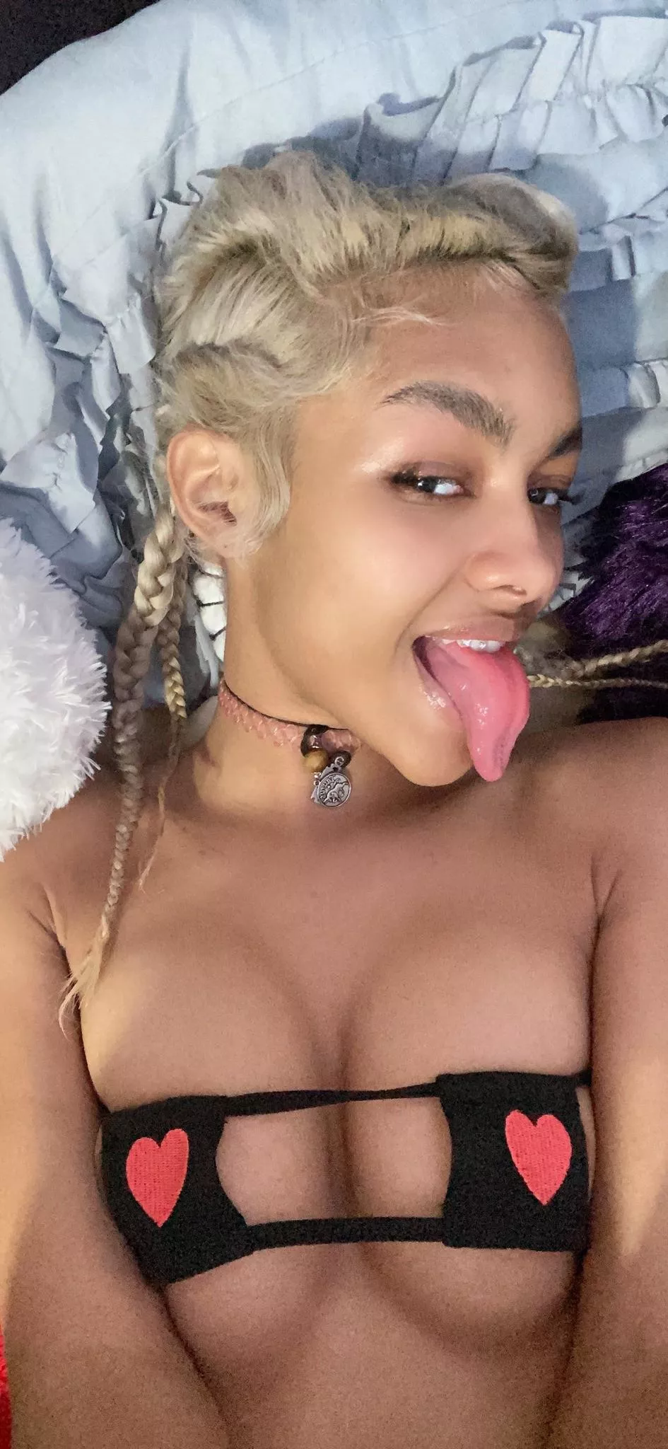 👄🫦👅