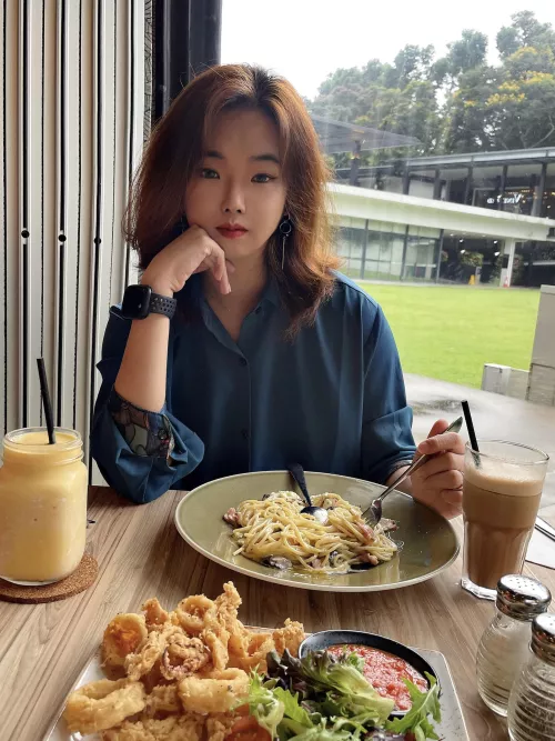 As a Femboy, have you ever thought about marrying a man legally?