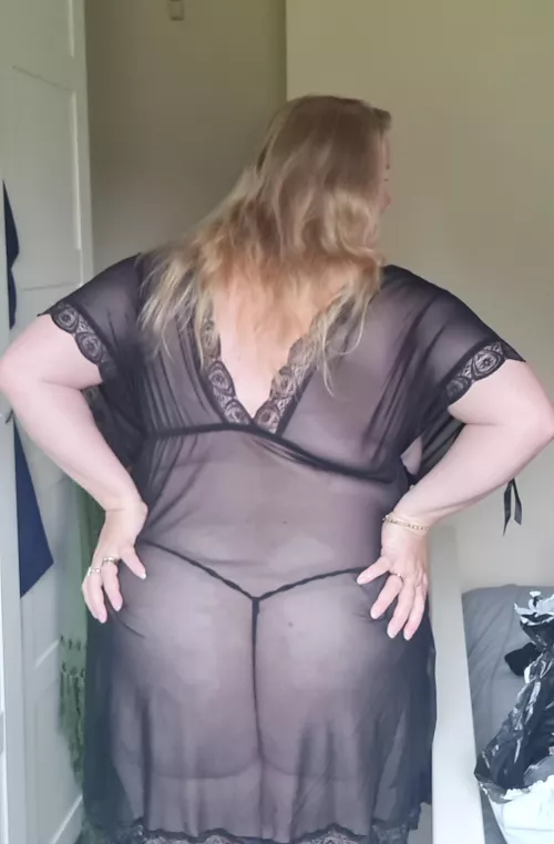 Does teasing make you tingle? bbw, mature here.