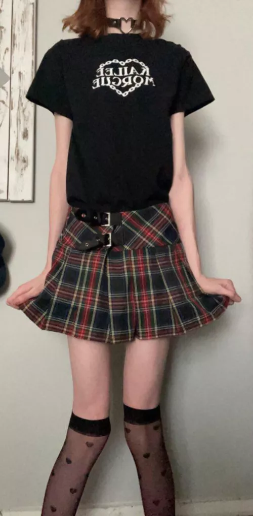 tall femboys are real.. it’s a struggle😖