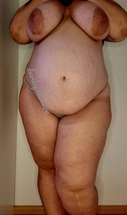 This body is in desperate need of some body oil. Any volunteers?