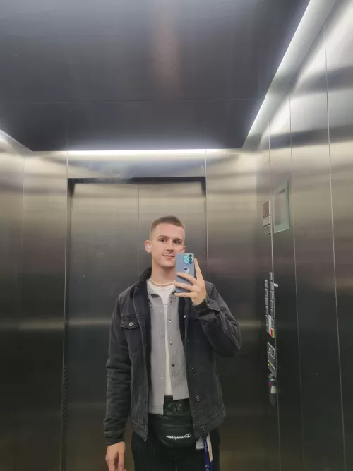 wake up in my bed i just wanna have a good day