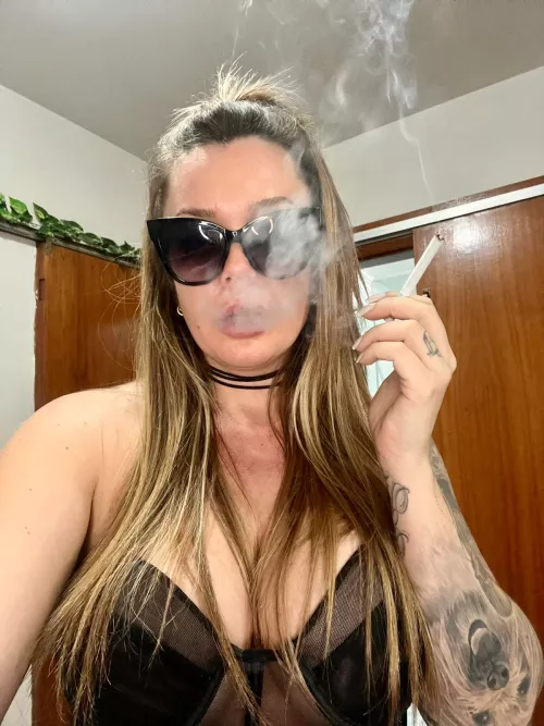 You guys have been asking to see me smoking. im not able to post videos here, but there goes a nice pic of it ❤💝