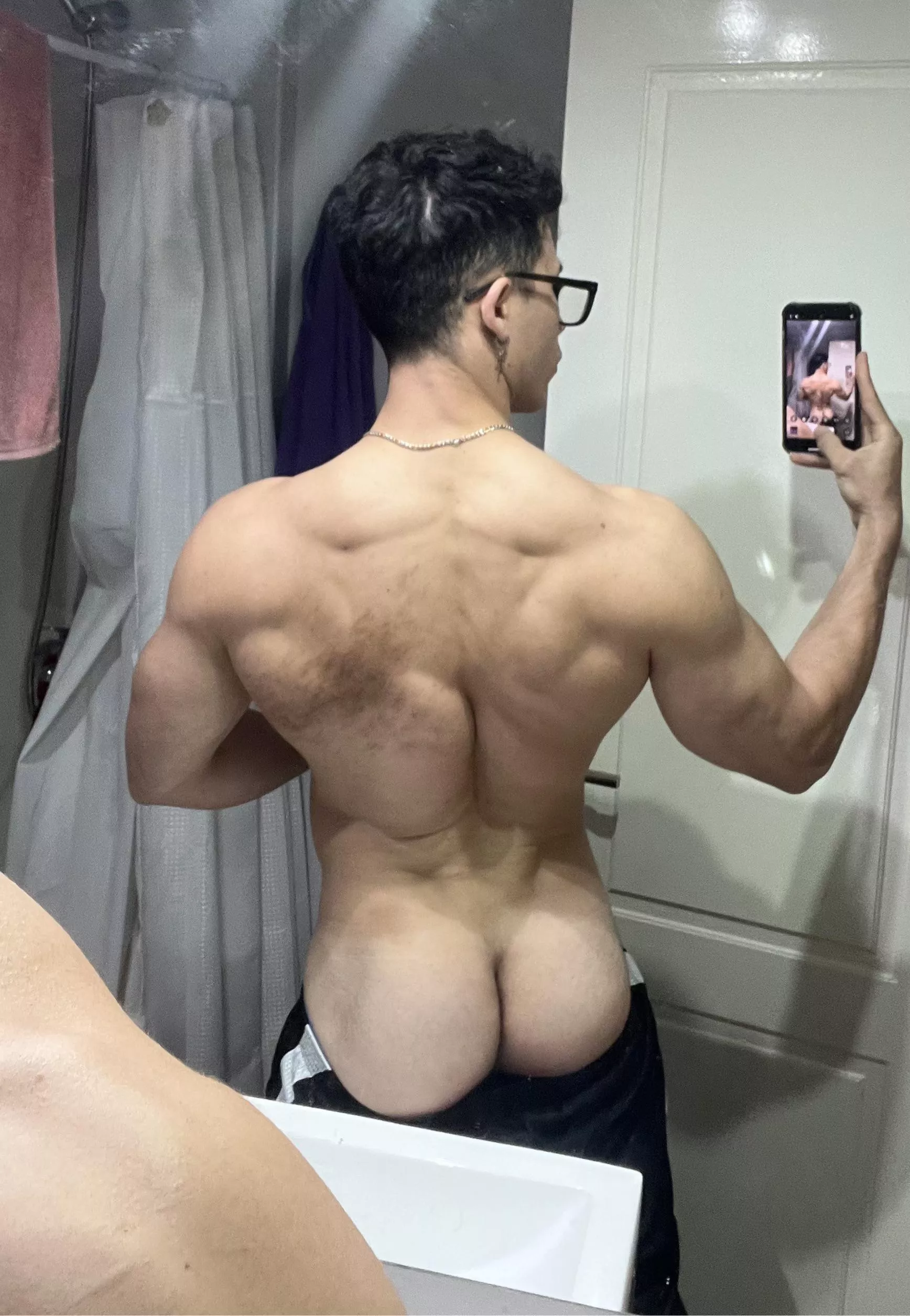 🍑👀