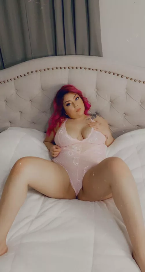 Eat this pussy Papi and let me cum all over your face