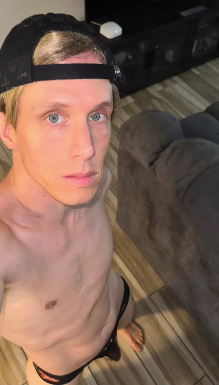 Eyes up here 🙈