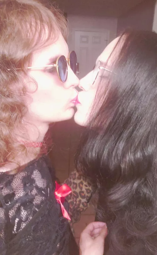 femboys in love 😍