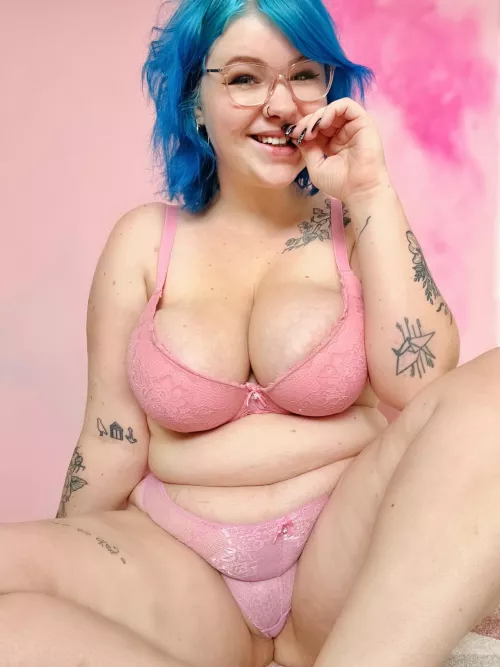 I felt super cute in this set!! I don’t often wear pink :)