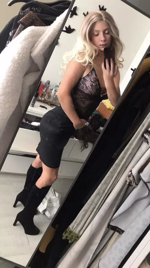 I wish that I can where this heels all day 😍💄