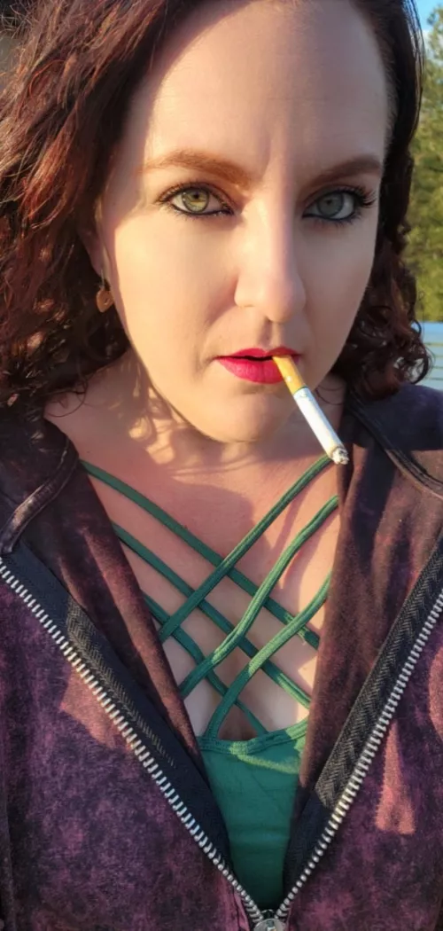 If you don't want to see me smoking, then you'd better find other ways to keep my lips busy 💋💨