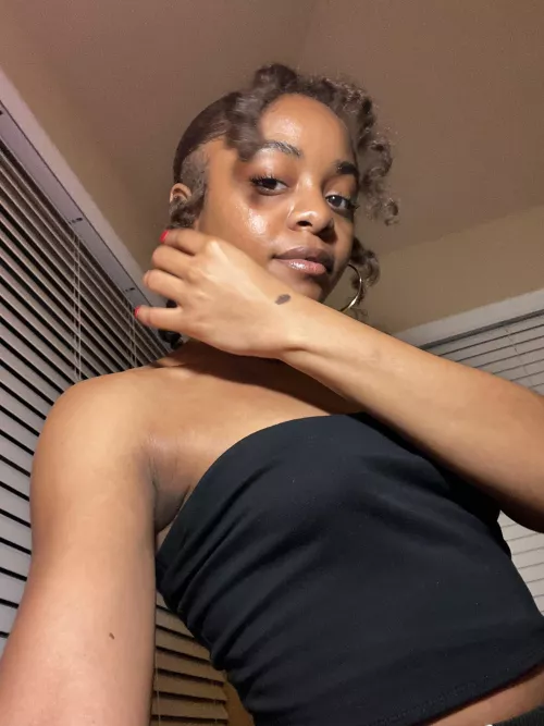 Imagine how Chocolate my pussy is👅💦